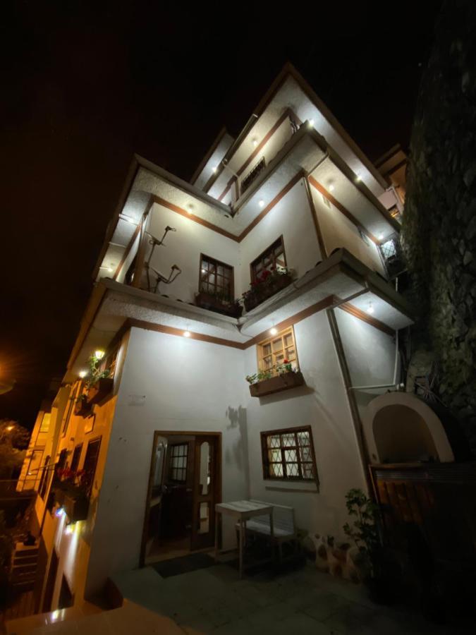 Хостел Hostal Casa Del Rio Куэнка Экстерьер фото